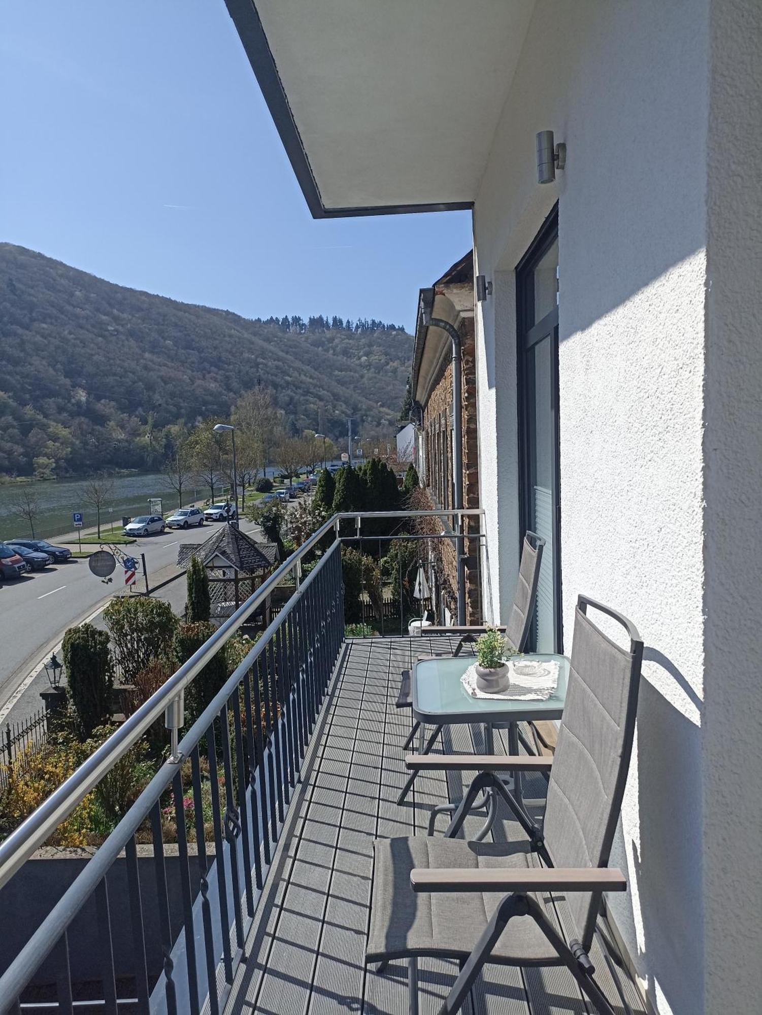 Haus Mosel Apartman Klotten Kültér fotó